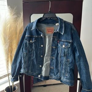Levi Denim Trucker Jacket (XL)